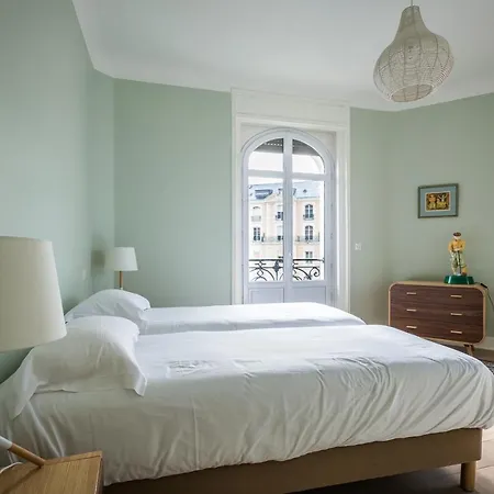 Apartment Sleeps 8 Wifi